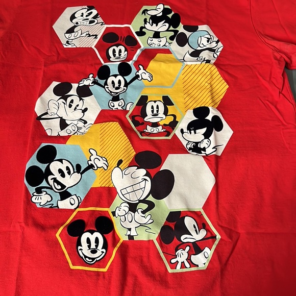 Men’s Mickey shirt - Picture 2 of 3